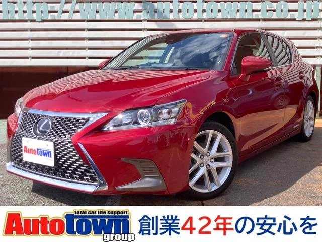 Lexus CT — фото 1