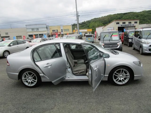 Honda CIVIC HYBRID — фото 4
