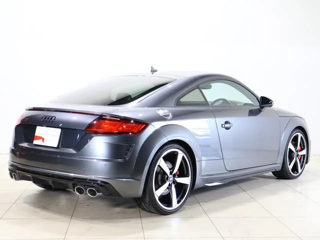 Audi TTS COUPE — фото 4