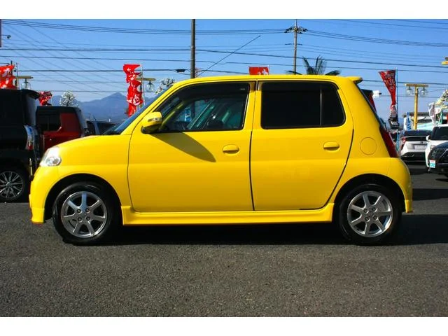 Daihatsu ESSE — фото 6