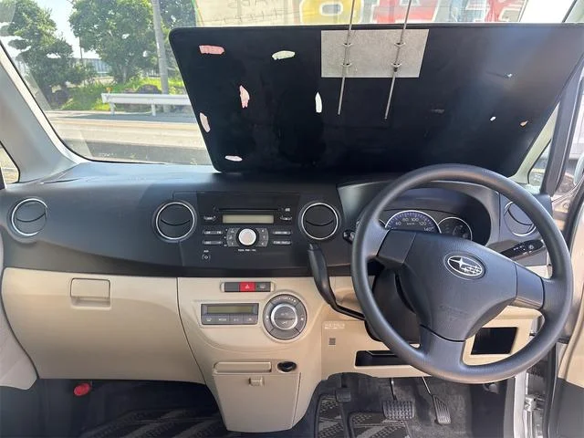 Subaru LUCRA — фото 2