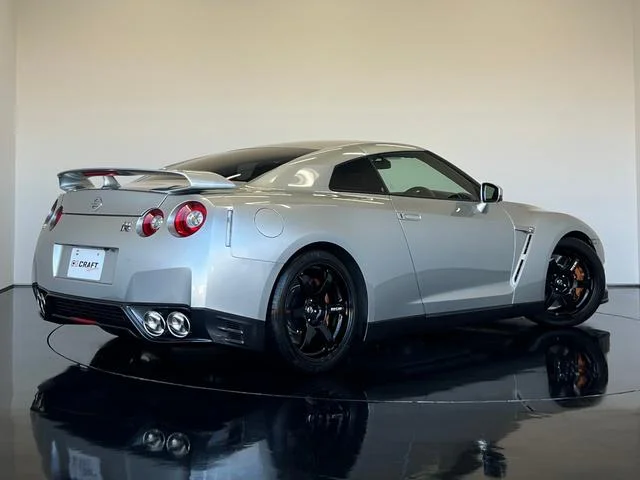 Nissan GT-R — фото 2