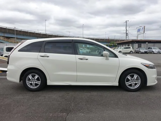 Honda STREAM — фото 4