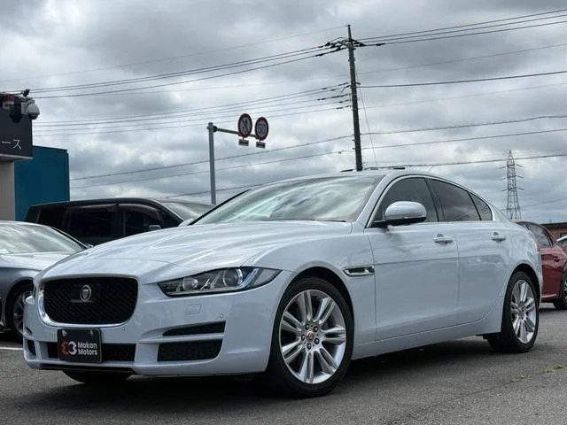 Jaguar XE — фото 1