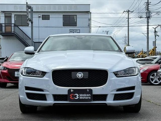 Jaguar XE — фото 3