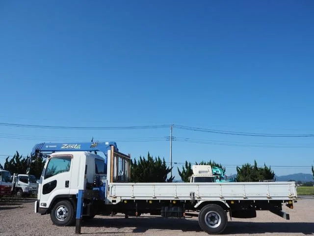 Isuzu FORWARD — фото 3