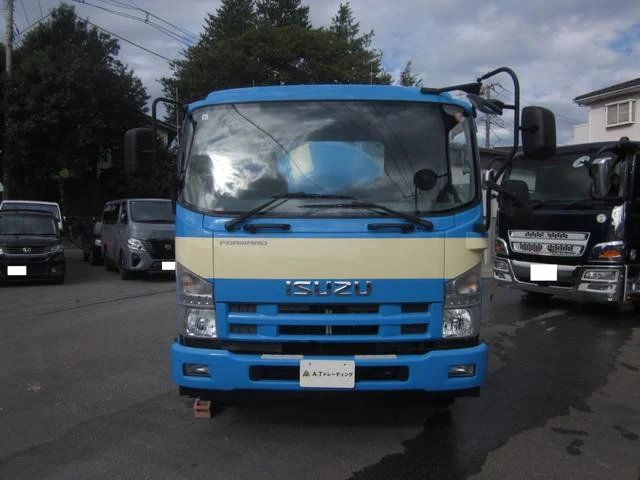 Isuzu FORWARD — фото 2