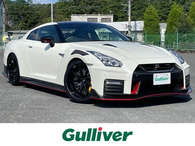 Nissan GT-R — фото 1