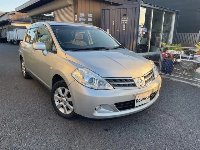 Nissan TIIDA — фото 1