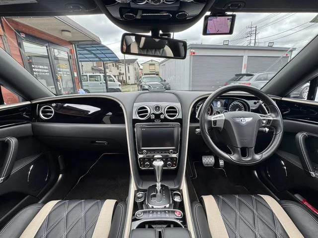 Bentley FLYING SPUR — фото 2