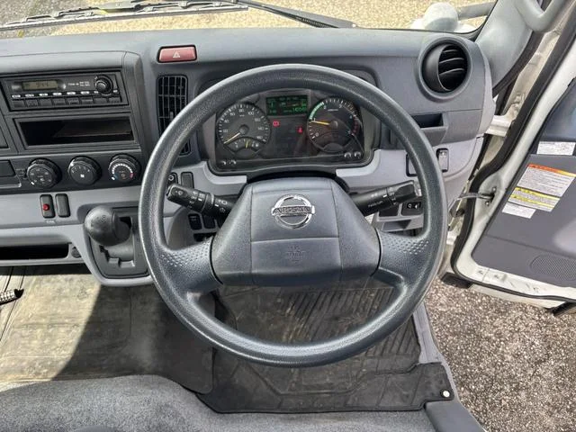 Nissan NT450 ATLAS — фото 2