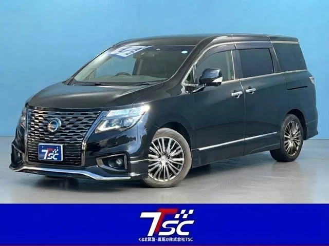 Nissan ELGRAND — фото 1