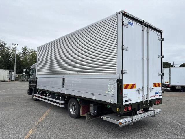 Isuzu FORWARD — фото 2