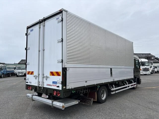 Isuzu FORWARD — фото 3