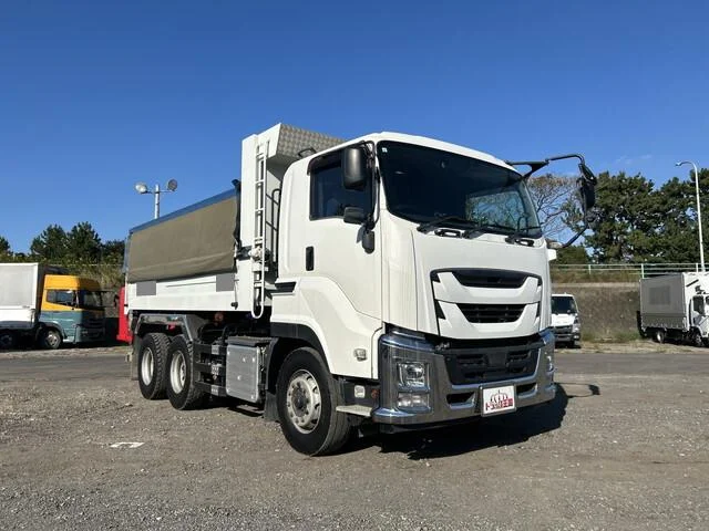 Isuzu GIGA — фото 1