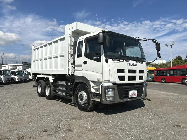 Isuzu GIGA — фото 1