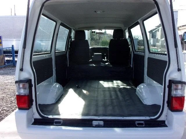 Mazda BONGO VAN — фото 2