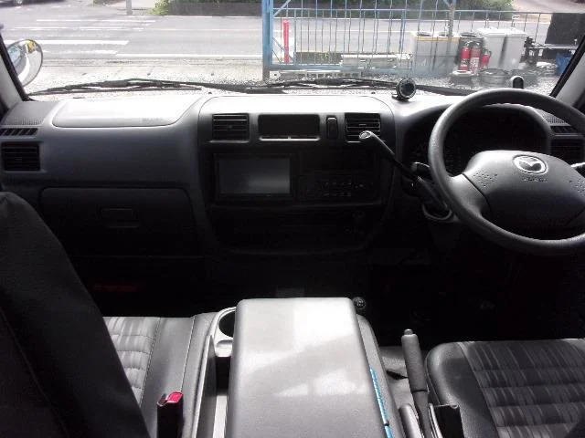 Mazda BONGO VAN — фото 3