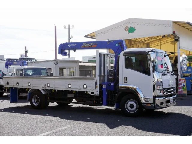 Isuzu FORWARD — фото 4