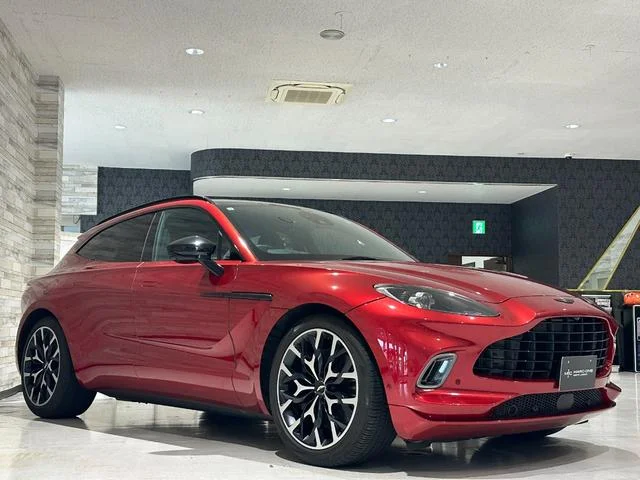 ASTON MARTIN DBX — фото 4