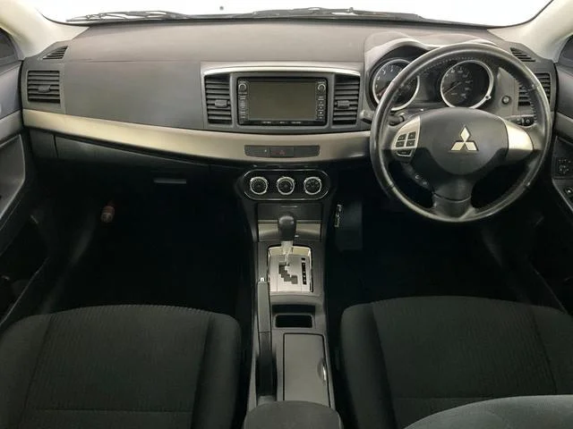 Mitsubishi GALANT FORTIS — фото 3