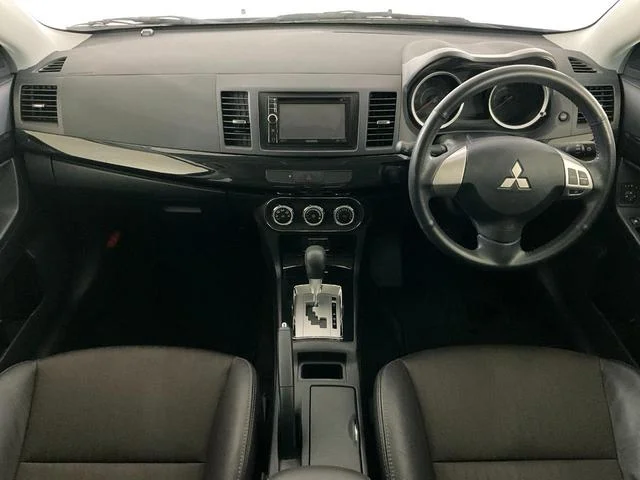 Mitsubishi GALANT FORTIS — фото 2