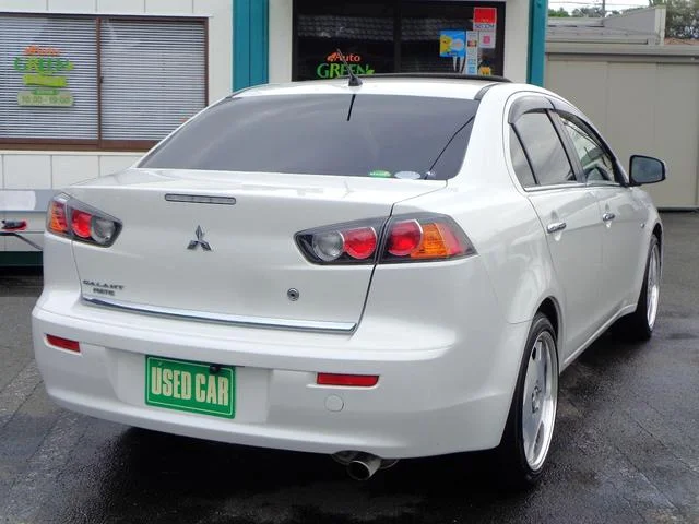 Mitsubishi GALANT FORTIS — фото 3