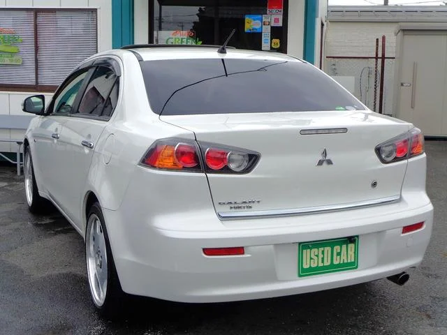 Mitsubishi GALANT FORTIS — фото 4