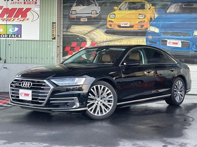 Audi A8 — фото 1