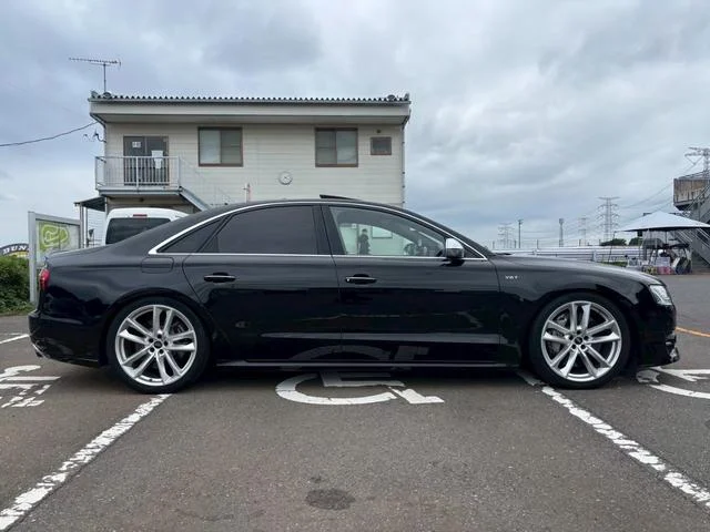 Audi S8 — фото 3
