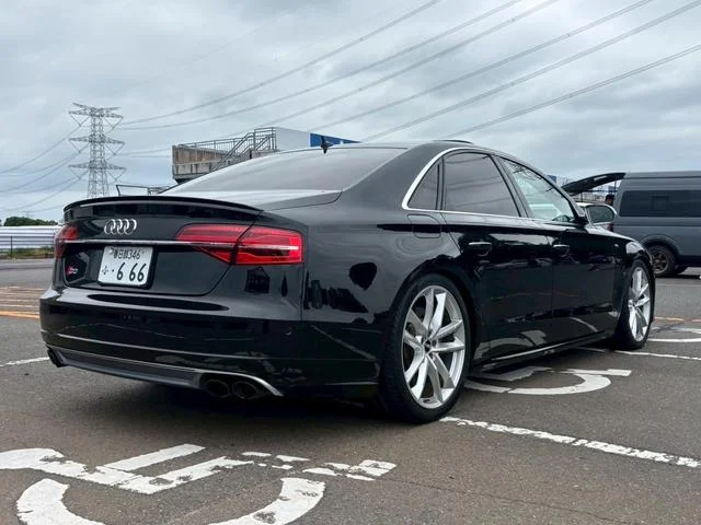 Audi S8 — фото 4