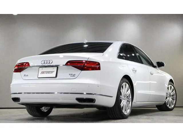 Audi A8 — фото 2