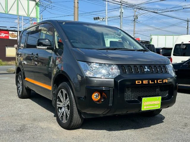 Mitsubishi DELICA D5 — фото 1