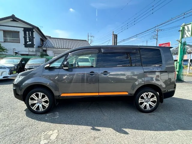 Mitsubishi DELICA D5 — фото 4