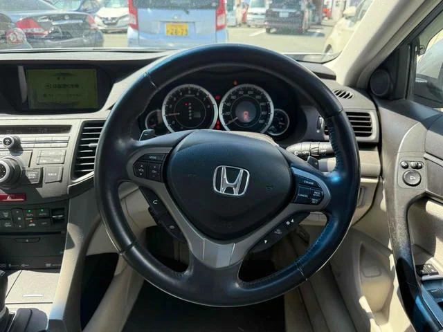 Honda ACCORD TOURER — фото 3