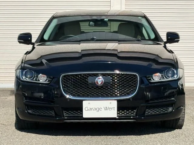 Jaguar XE — фото 2