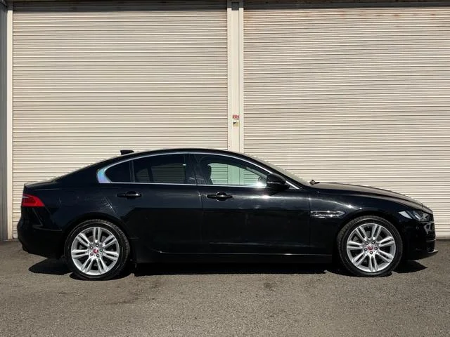 Jaguar XE — фото 4