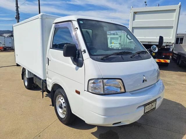 Mitsubishi DELICA TRUCK — фото 4
