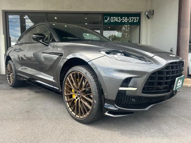 ASTON MARTIN DBX — фото 1