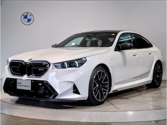 BMW M5 — фото 1