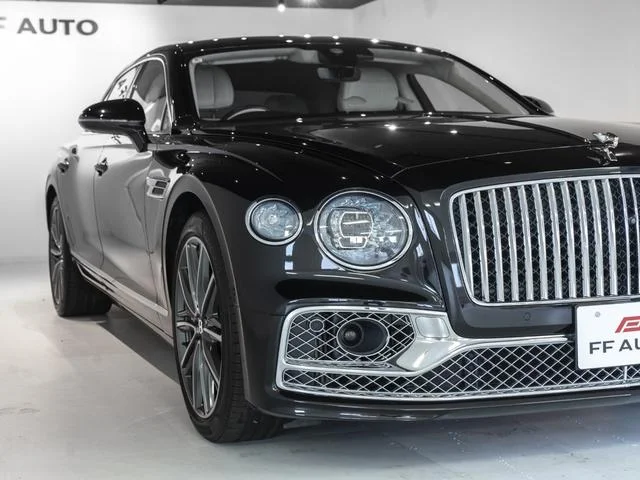 Bentley FLYING SPUR — фото 6