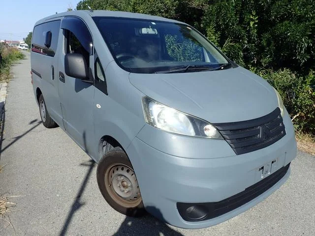 Mitsubishi DELICA D3 — фото 1