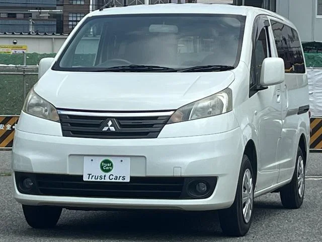 Mitsubishi DELICA D3 — фото 1