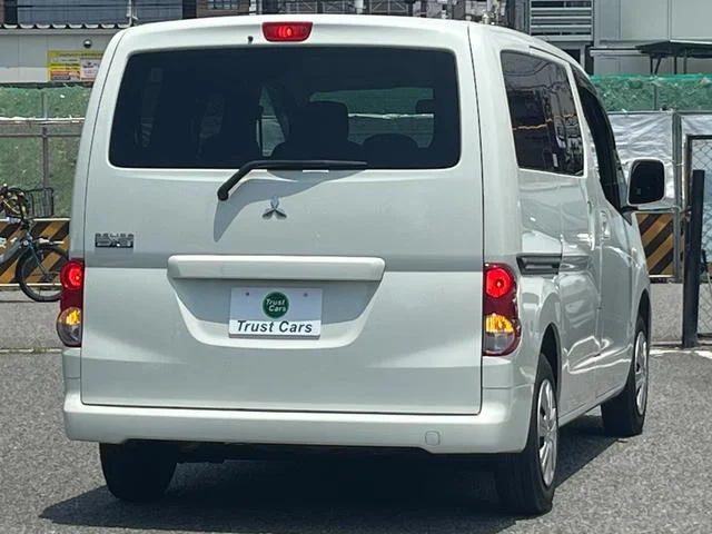 Mitsubishi DELICA D3 — фото 3