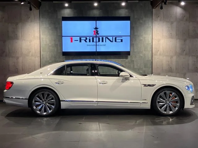 Bentley FLYING SPUR — фото 4