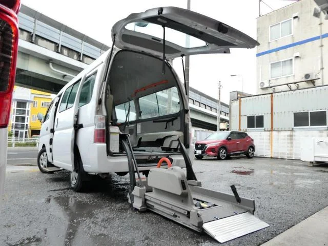 Nissan CARAVAN BUS — фото 1