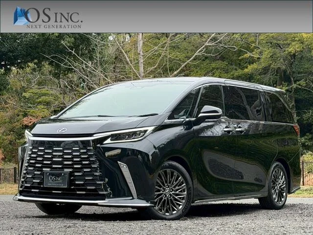Lexus LM — фото 1
