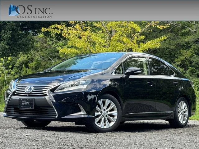 Lexus HS — фото 1