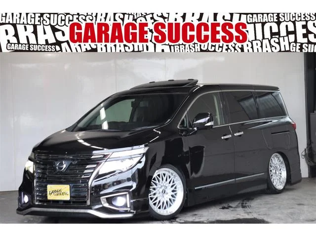Nissan ELGRAND — фото 1