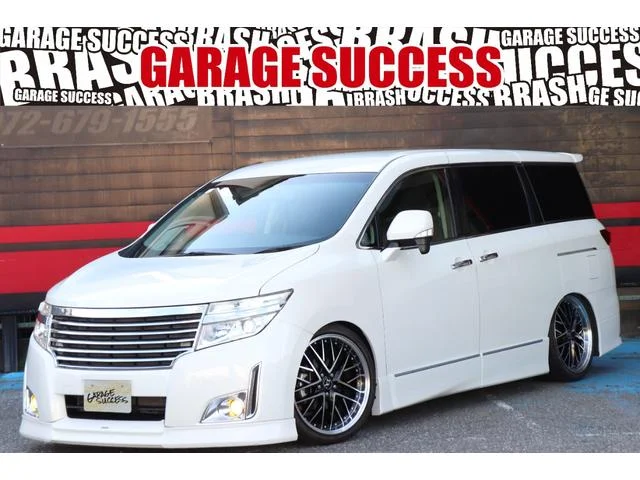 Nissan ELGRAND — фото 1